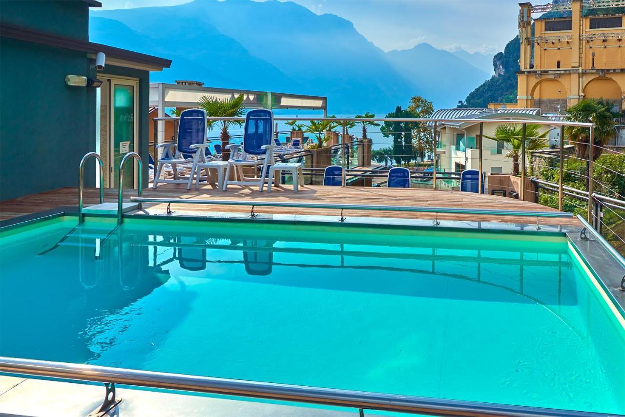 Hotel Europa - Skypool & Panorama Riva del Garda Exterior foto